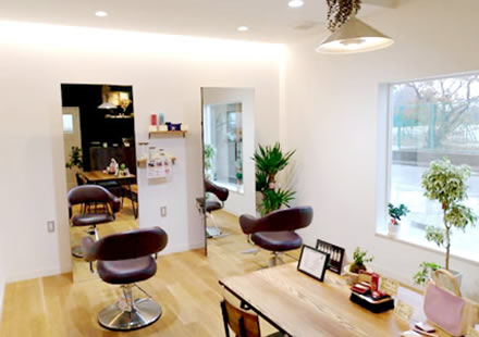 気楽に、ゆったりと寛げるアットホームなサロン